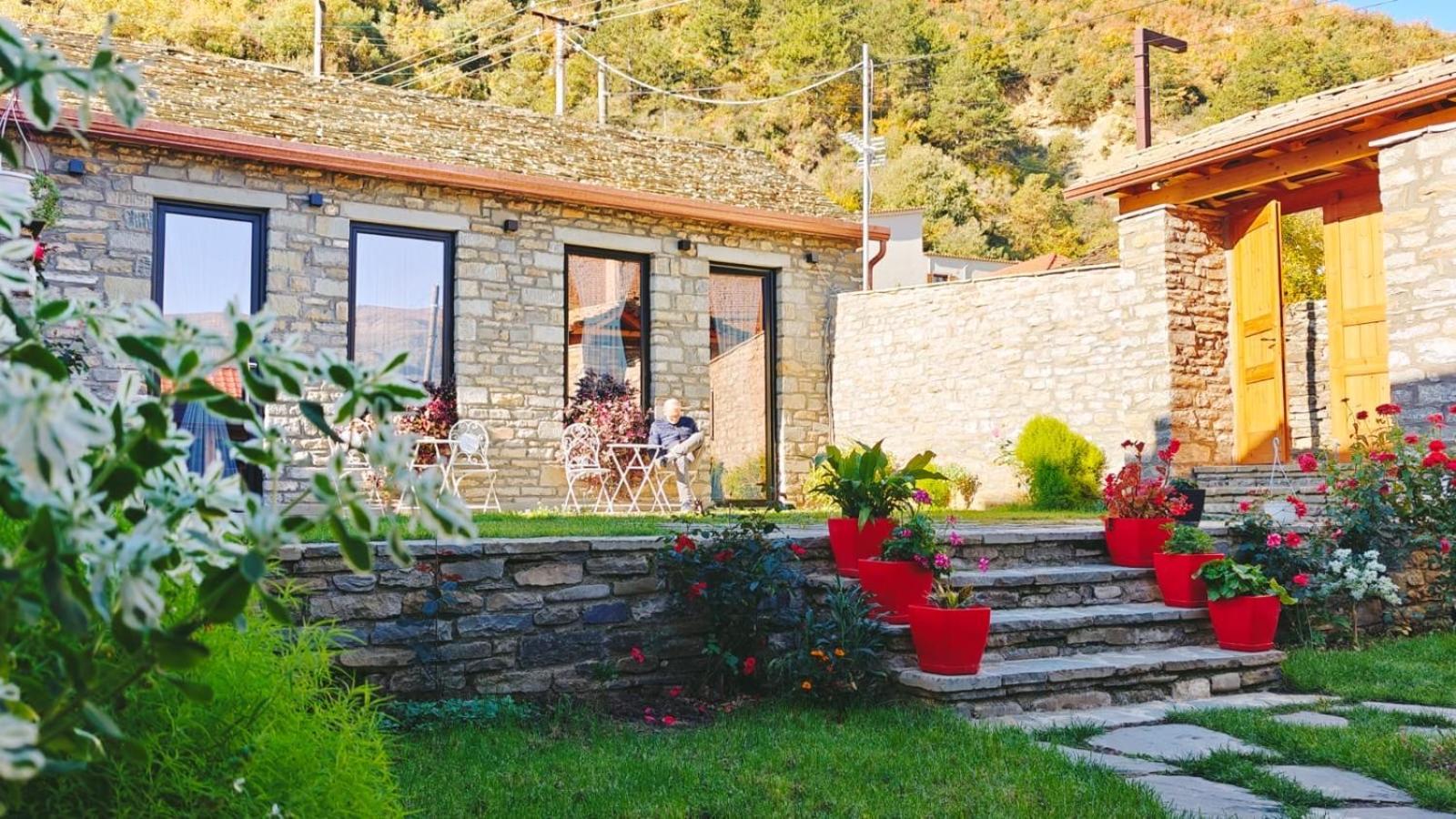 Gogo Moustache Guest House Permet Exterior photo